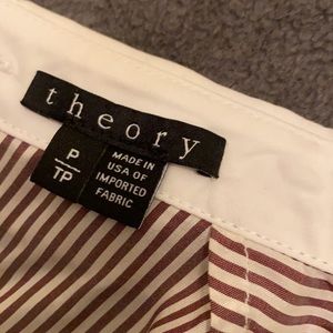 Sleeveless theory silk blouse